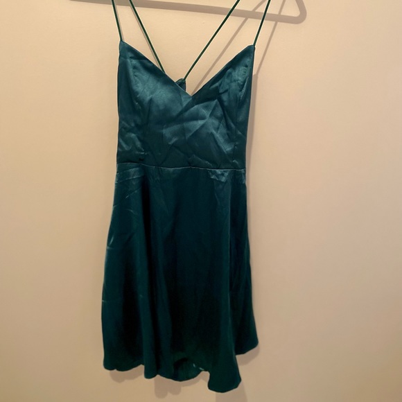 Brand new, backless green dress from Shein, size medium - Picture 1 of 2